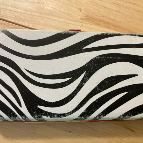 Zebra print wallet in good shape. See pictures for details & condition - Picture 3 of 5